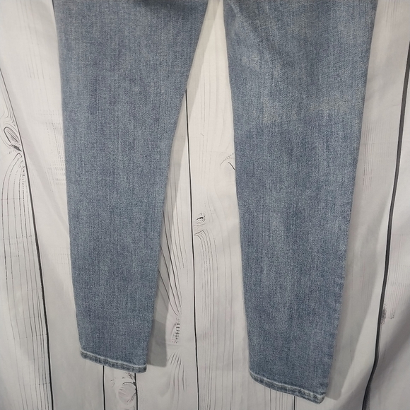 Judy Blue Light Wash Mid-Rise Skinny Fit Stretch Jeans - Picture 8 of 8